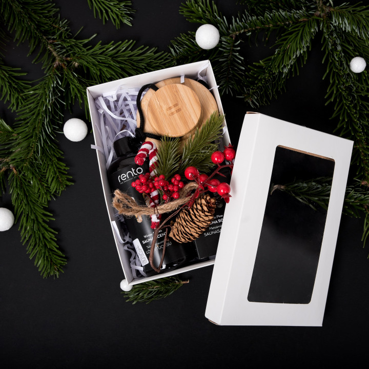 Zestaw prezentowy w pudełku prezentowym WINTER SPICES. Esencja zapachowa, szczotka do ciała i mydło.