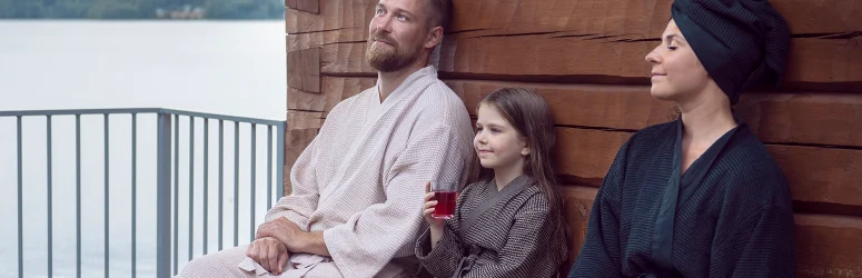 Ubrania do sauny: tkaniny syntetyczne nie są tu odpowiednie