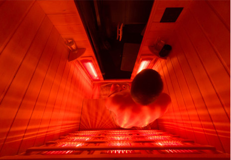 Sauna na podczerwień: dlaczego jest popularna wśród influencerów i dlaczego ufają jej eksperci od saun