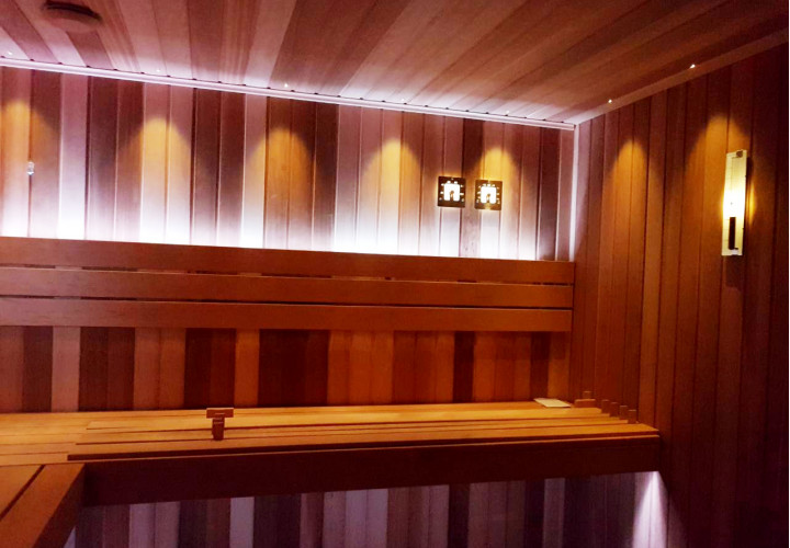Sauna z olchą i kanadyjskim drewnem cedrowym