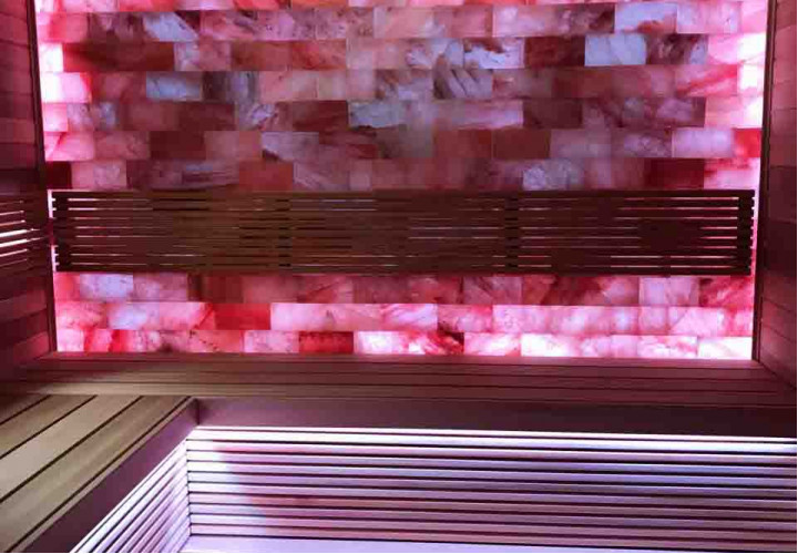 Sauna na podczerwień z parą i ścianą solną z Himalajów