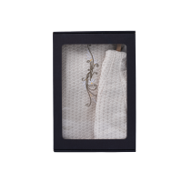 Zestaw prezentowy w pudełku prezentowym dla NIEJ. Damski kapelusz do sauny i fartuch - LNIANY, haftowany