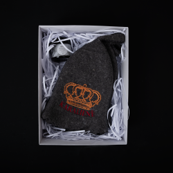 Zestaw prezentowy w pudełku prezentowym DARK KINGS. Czepki do sauny i kryształy mentolowe