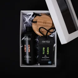 Zestaw prezentowy w pudełku prezentowym WINTER SPICES. Esencja zapachowa, szczotka do ciała i mydło. 