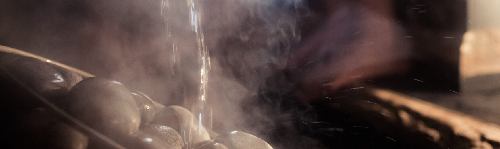 Czy można polewać elektryczny piec do sauny wodą? Prawidłowe użytkowanie i częste błędy