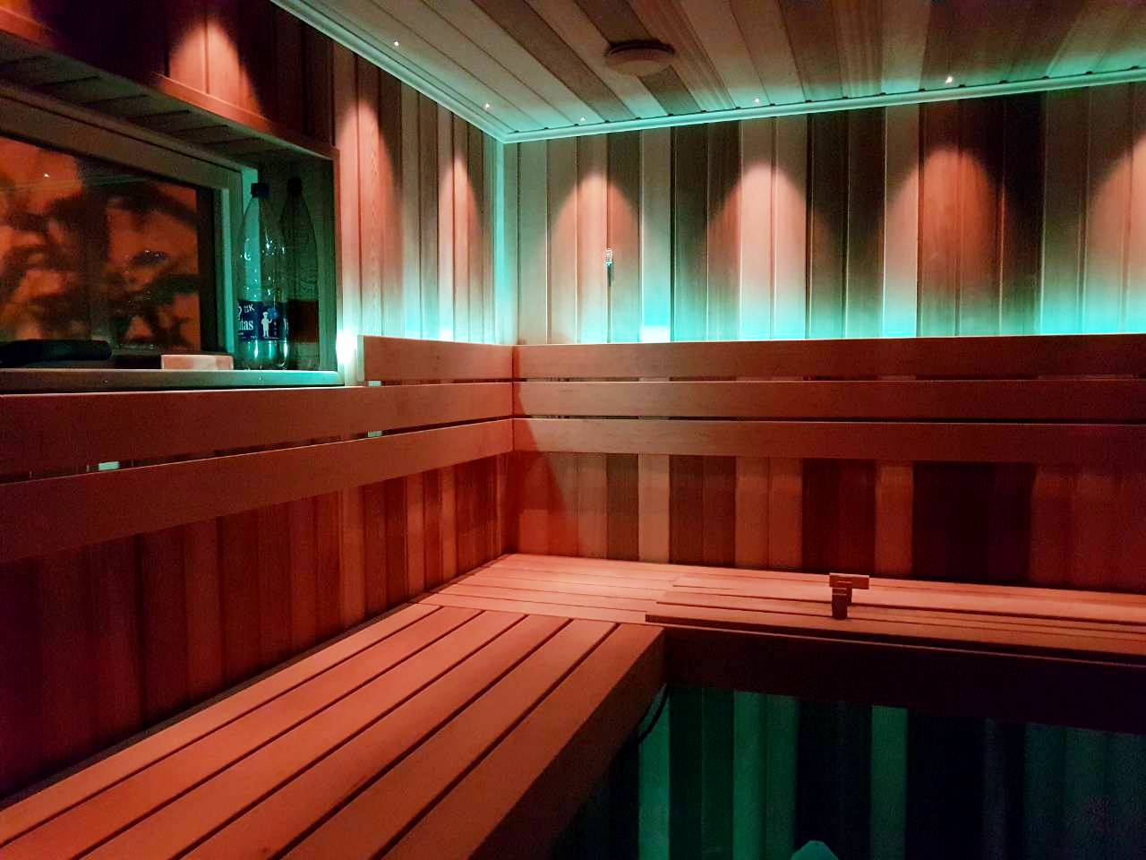 Sauna z olchą i kanadyjskim drewnem cedrowym